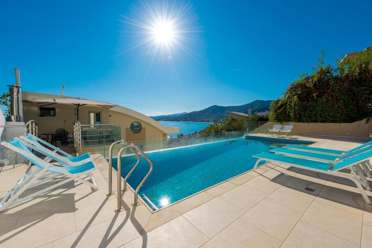 Villa Evian Palaiontsiflikion Exterior photo